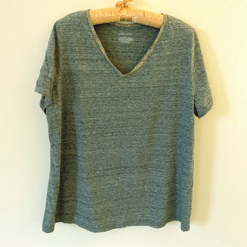Lane Bryant V Neck Tee w/Gold Neckline - 14/16